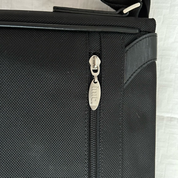 init Laptop | Messenger Bag - Picture 6 of 8